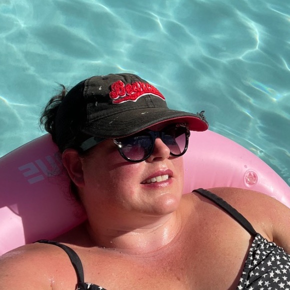 Meet your Posher, Kelly - Picture 2 of 6